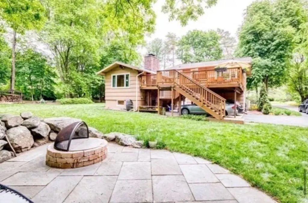18 Winchester Dr #-, Lexington