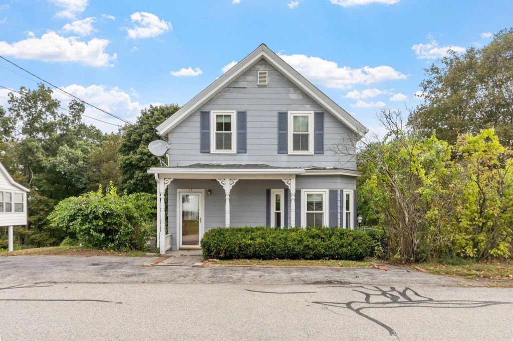57 Llewellyn St, Lowell