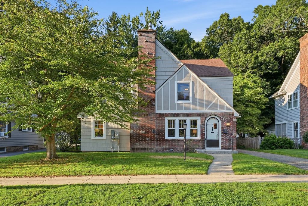 130 Westmoreland Ave, Longmeadow