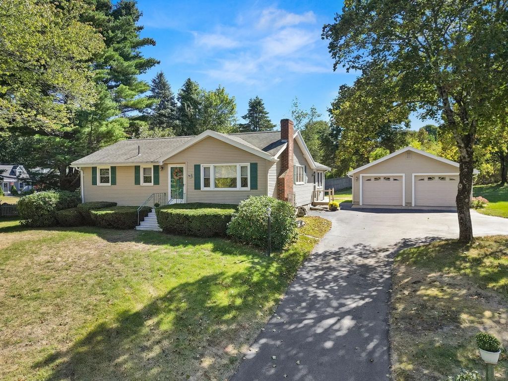 163 Center St, Groveland