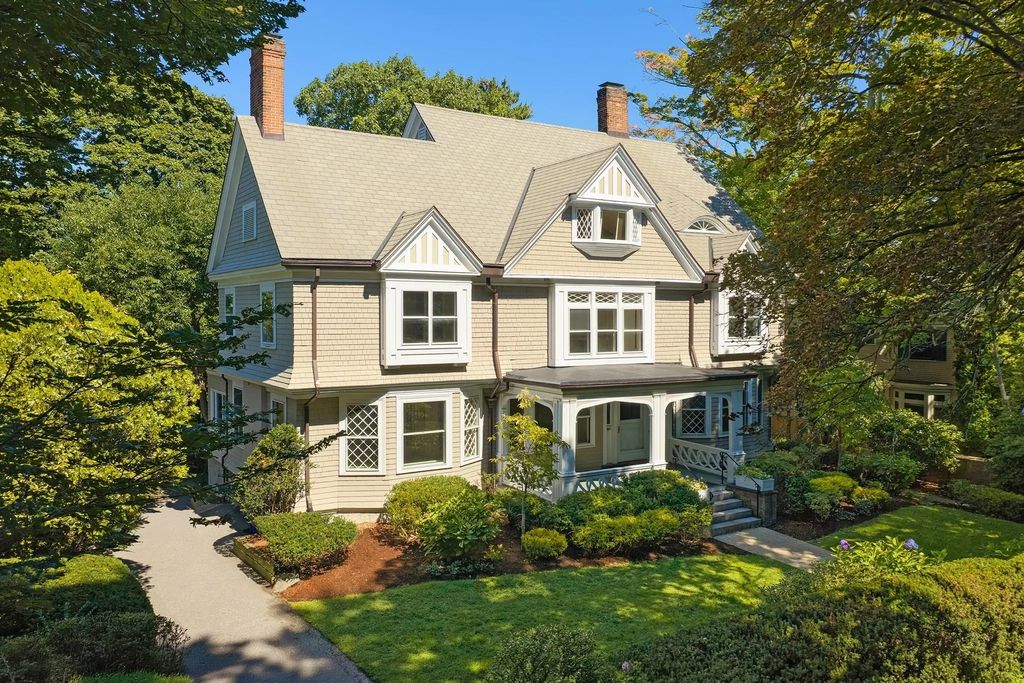 115 Dean Rd, Brookline