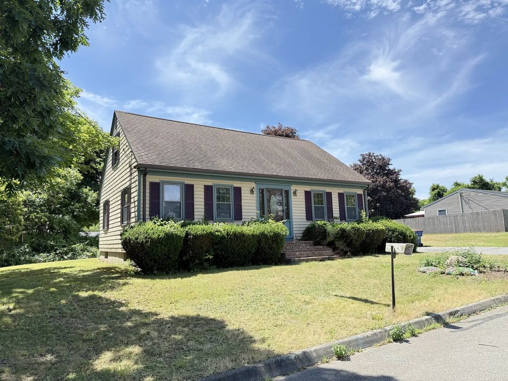 3 Pine Ave, Fairhaven