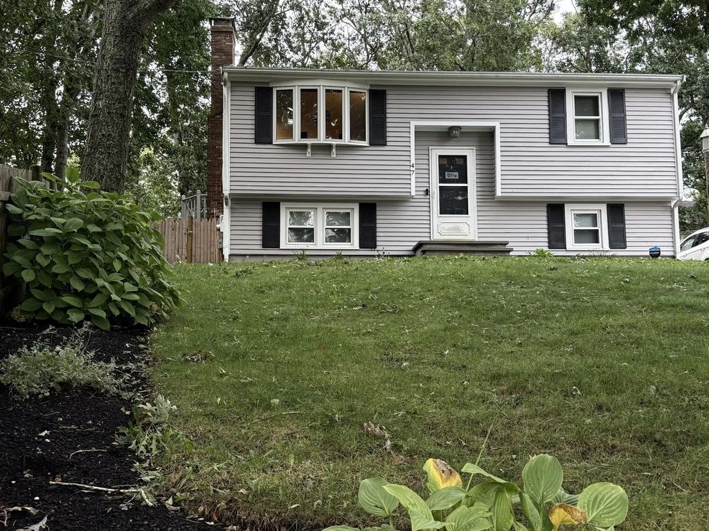 47 Ellisville Dr, Plymouth