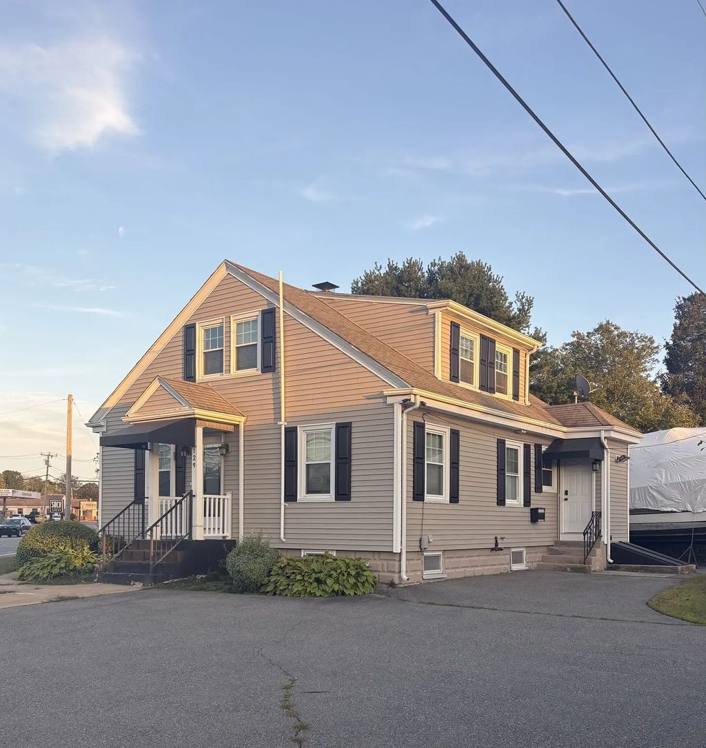 129 Huttleston Ave, Fairhaven
