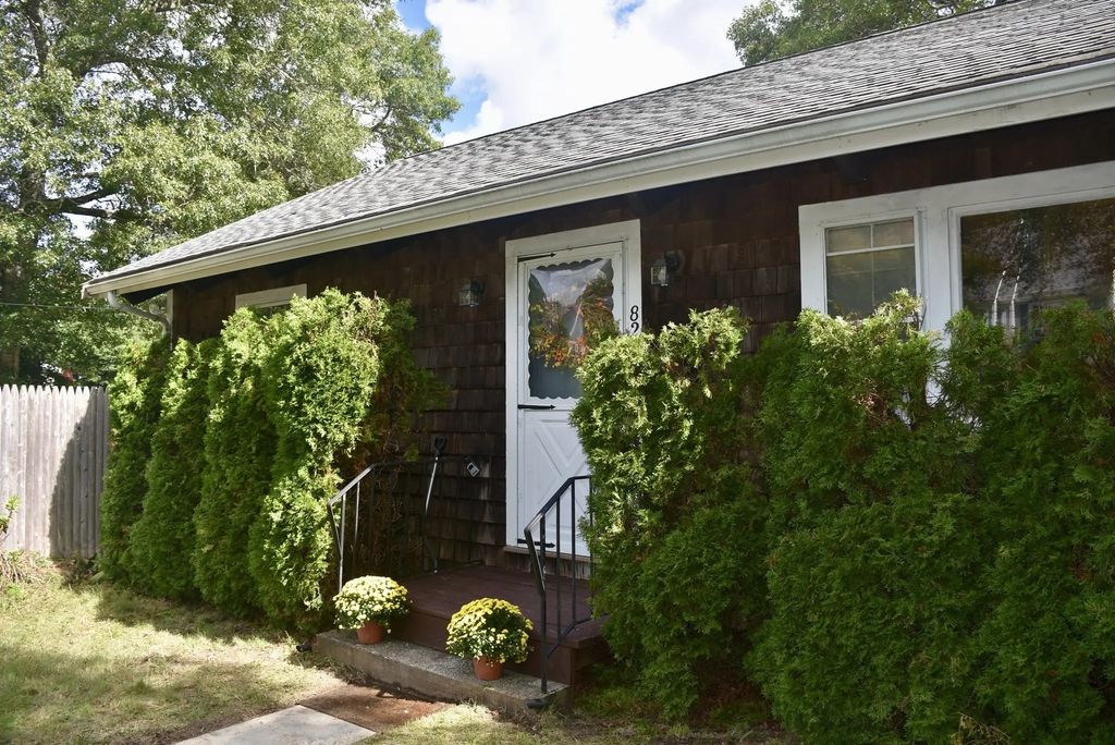 82 Gooseberry, Barnstable