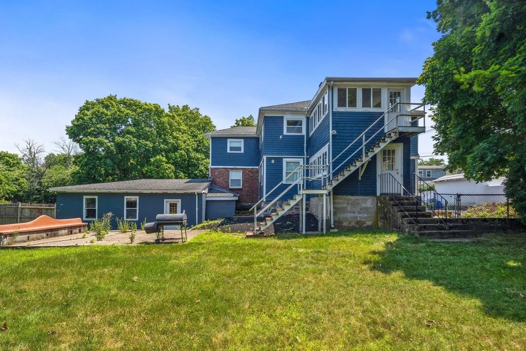 869 Granite St #2, Braintree