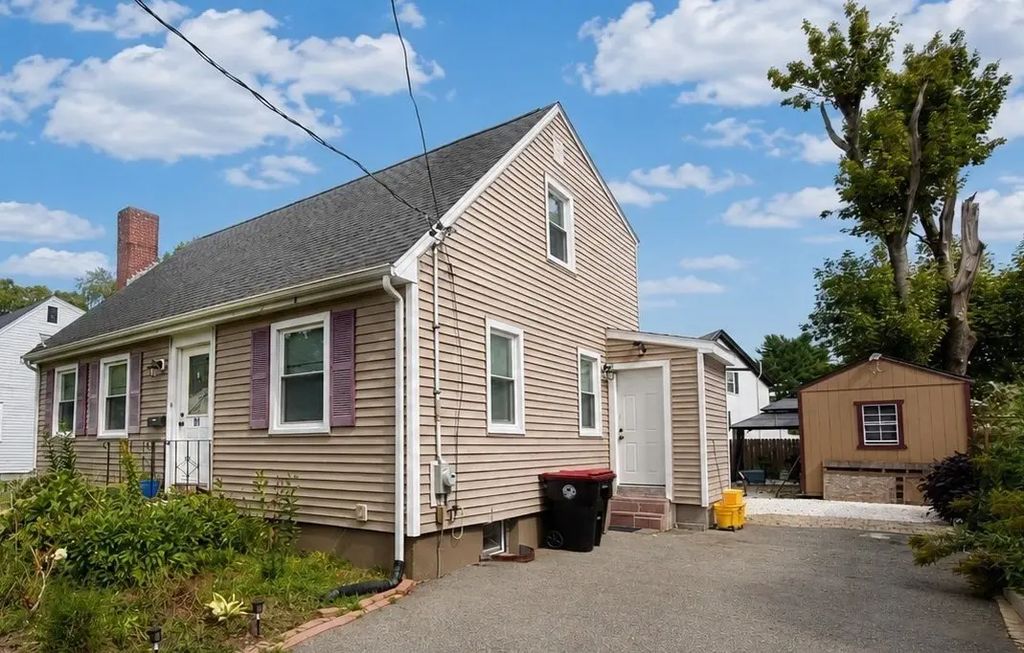31 Rockwell Ave, Brockton