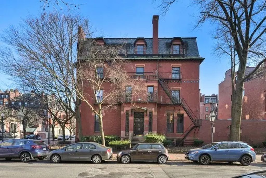 164 Marlborough St, Boston