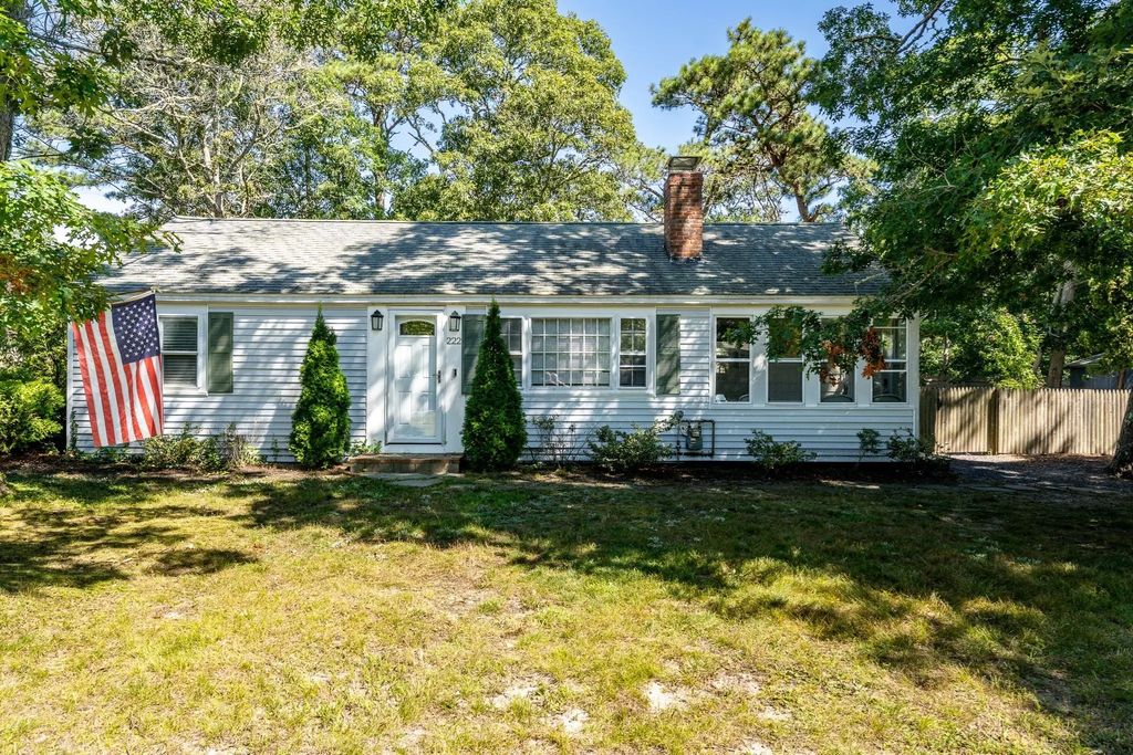 222 Mayfair Rd, Dennis