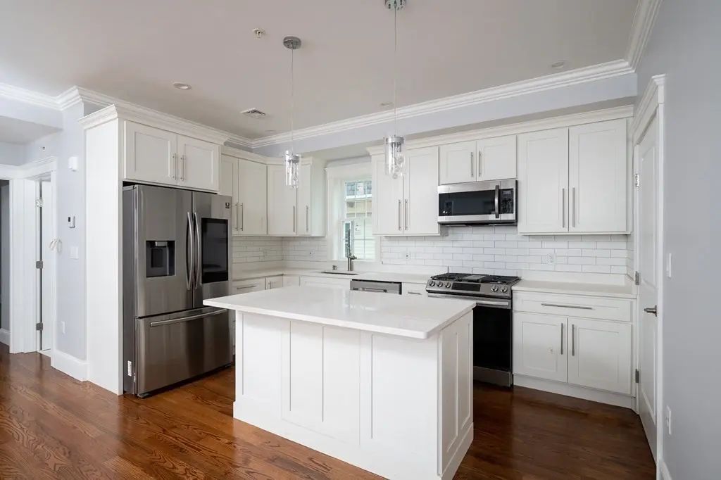 102 Neponset Ave #5, Boston