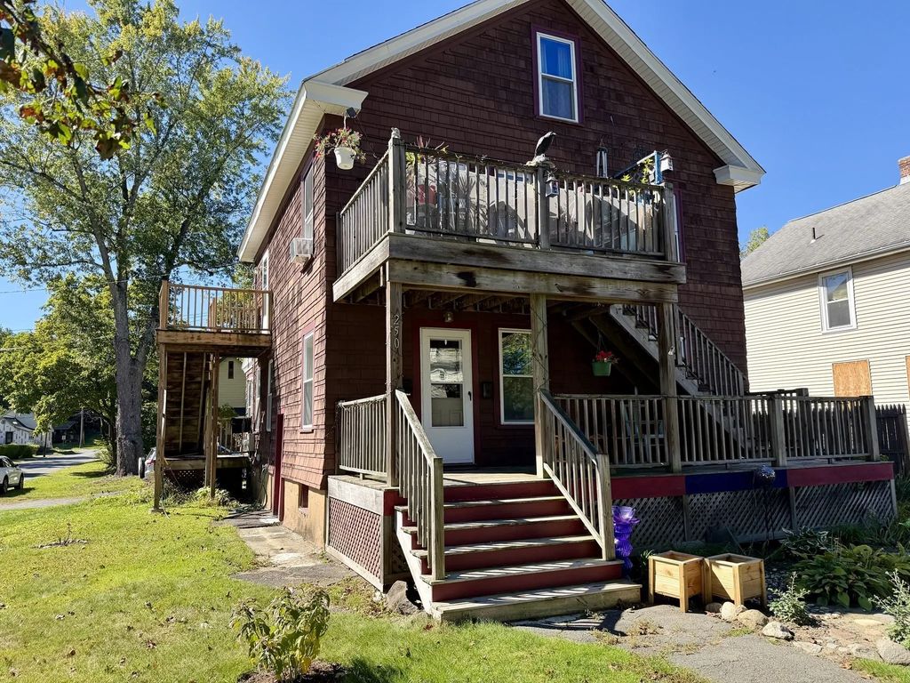 250 Conway Street, Greenfield