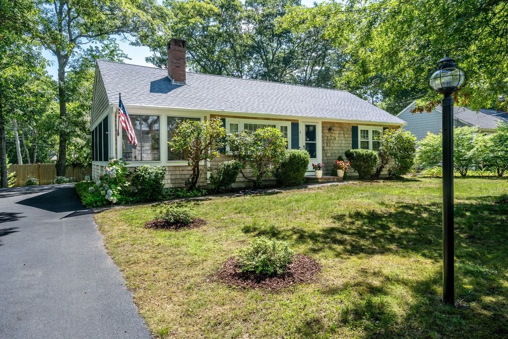 6 Security St, Barnstable