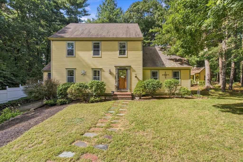 7 Stony Brook Rd, Kingston
