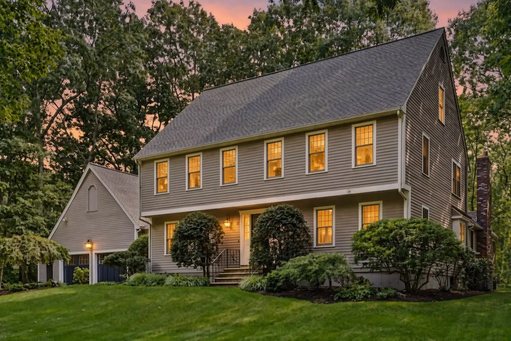 21 Foxwood Cove, Holliston