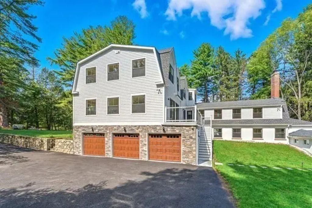 22 Lincoln Rd #b, Lincoln