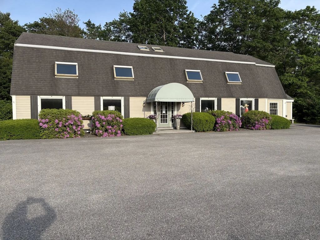 2049 Post Road, Wells