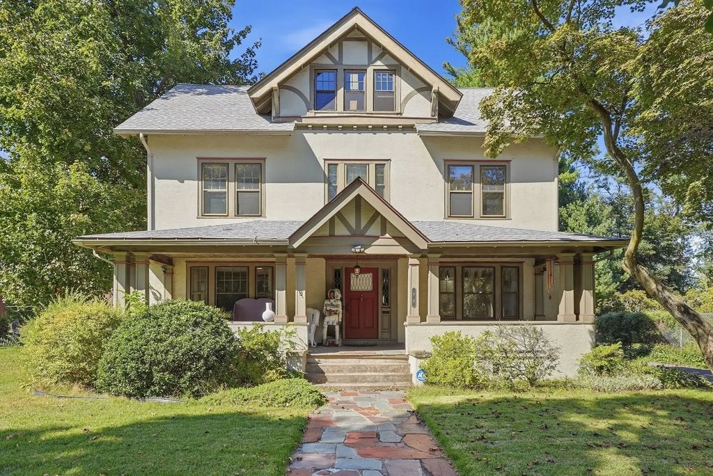 98 Bellevue Ave, Springfield