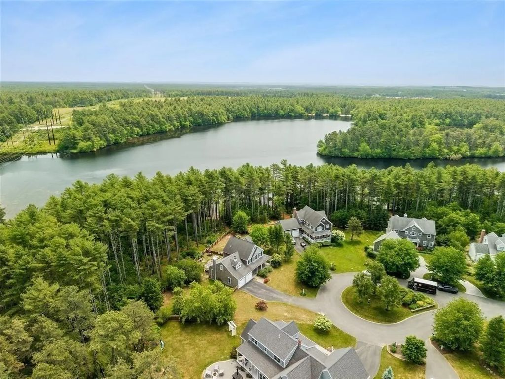 22 Red Pine Ln, Wareham