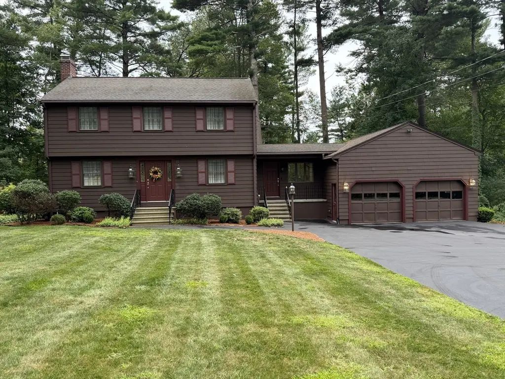 22 Ranlett Ln, Billerica