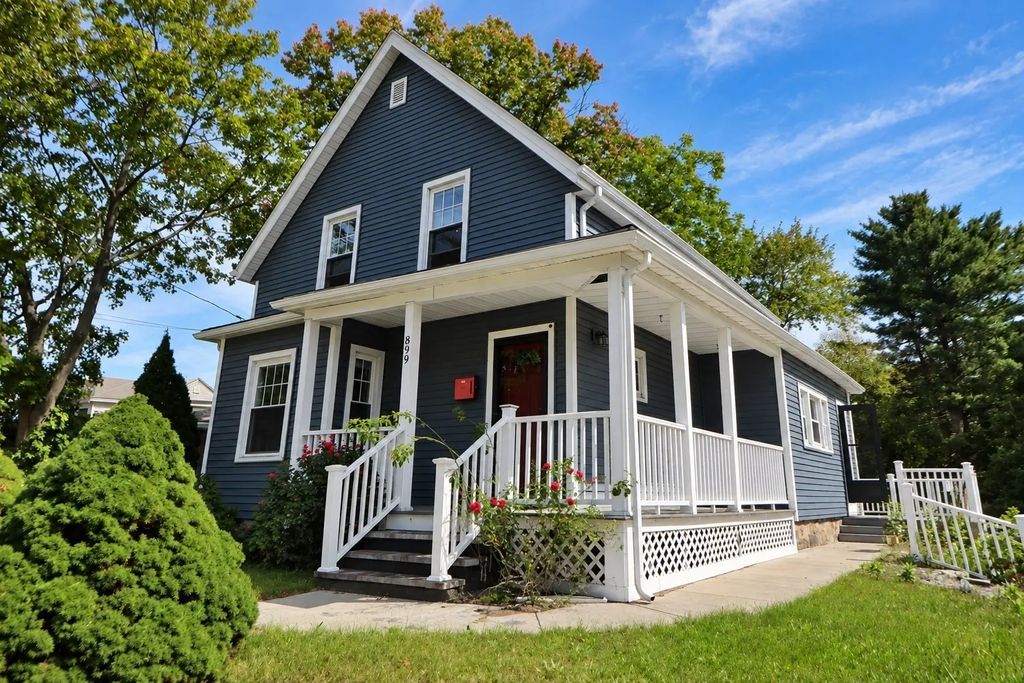 899 S Franklin, Holbrook