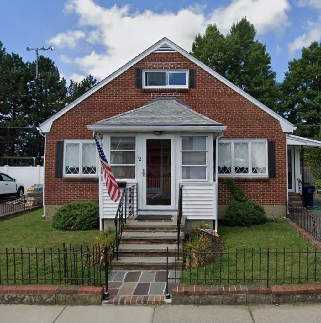 12 Albion Street, Everett