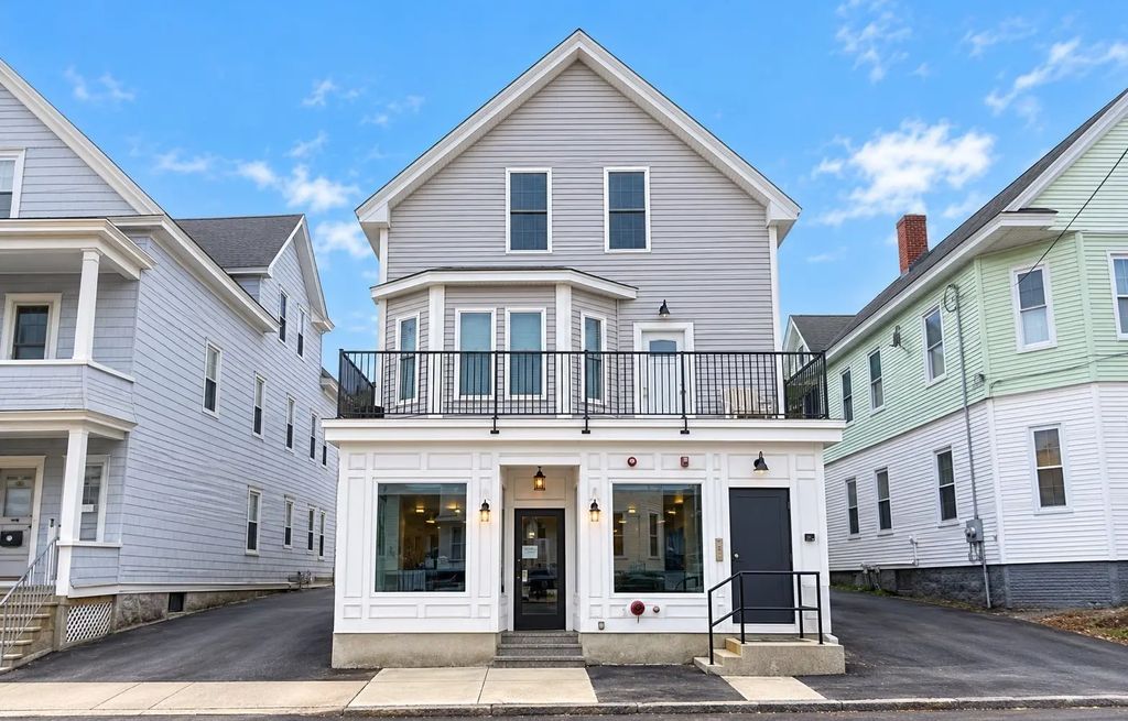 178 University Ave #2, Lowell