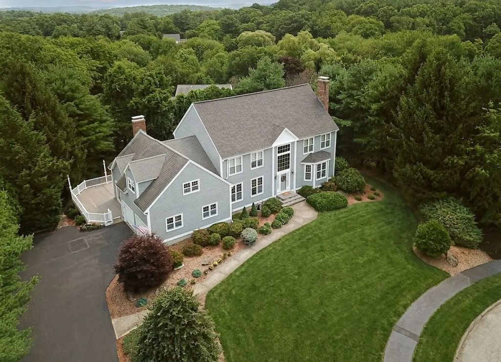 9 Fieldstone Dr, Shrewsbury