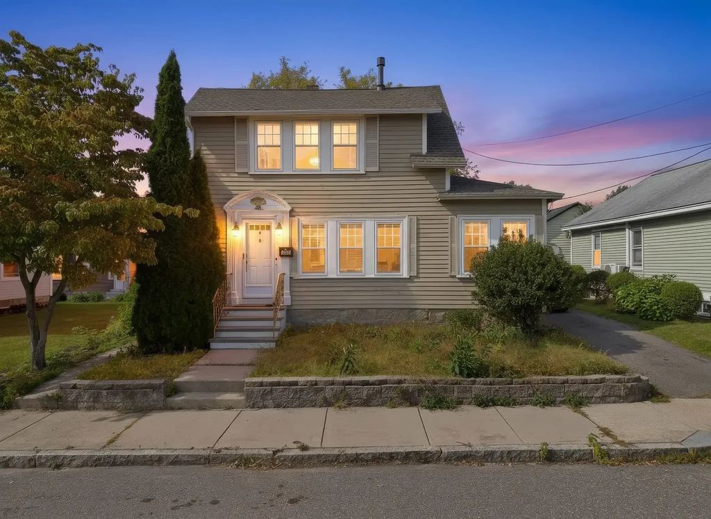 125 Upham St, Lowell
