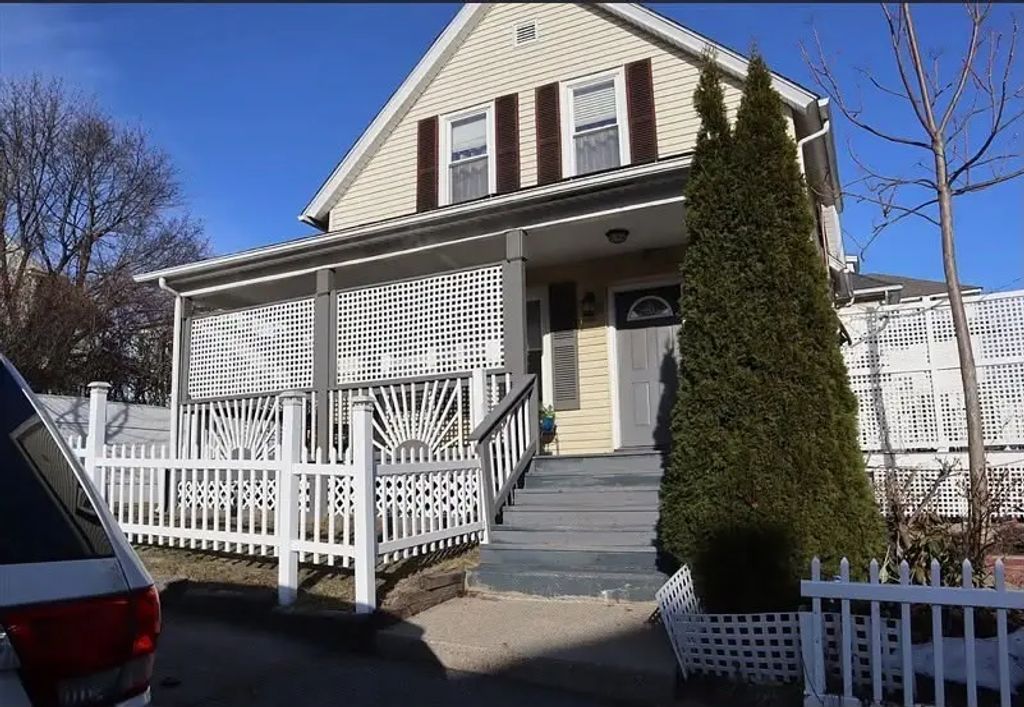 81 Pilgrim Ave, Worcester