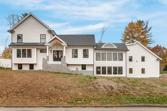 4 Lowell St, Lynnfield