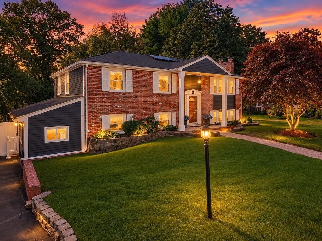 21 Puddingstone Ln, Bellingham