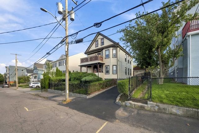 24-26 Walnut St, Quincy