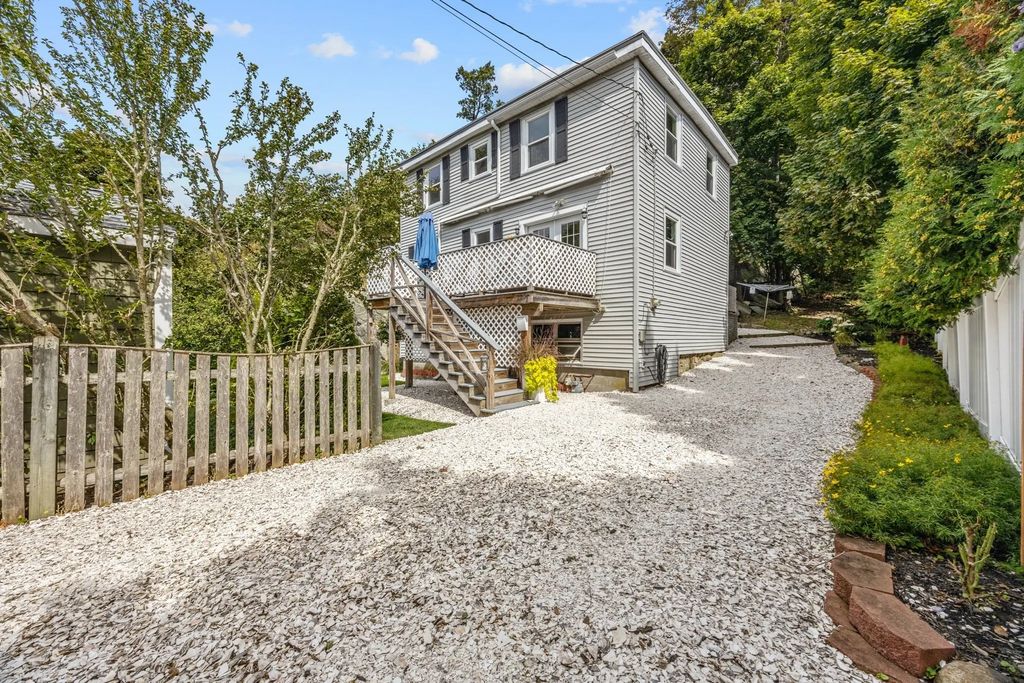 22-r Valley Beach Ave, Hull