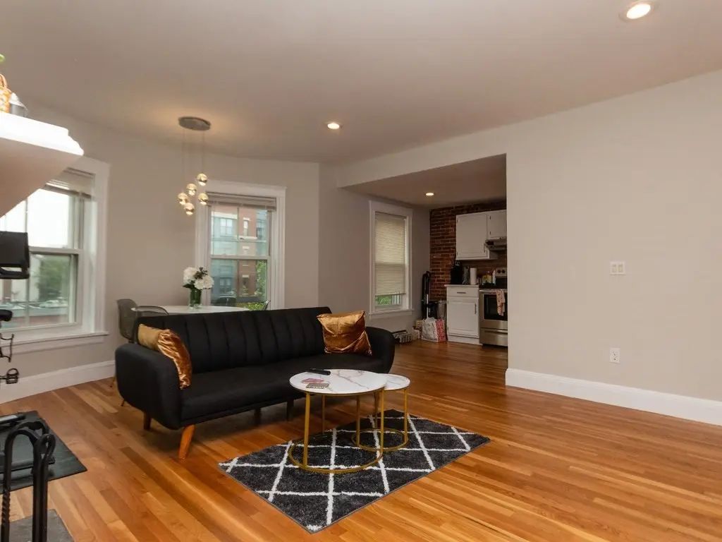 1750 Washington St #4, Boston