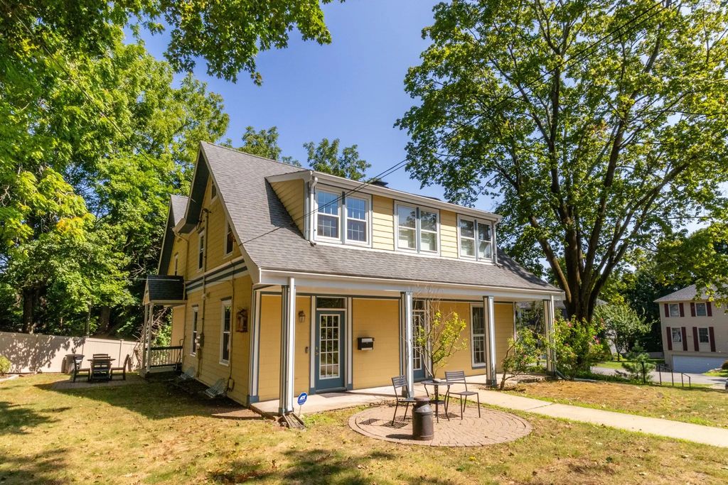 427 Pond Street #e, Boston