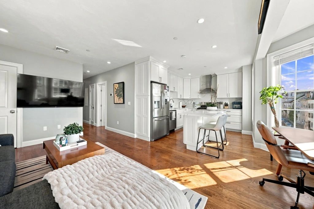 194 K Street #3, Boston