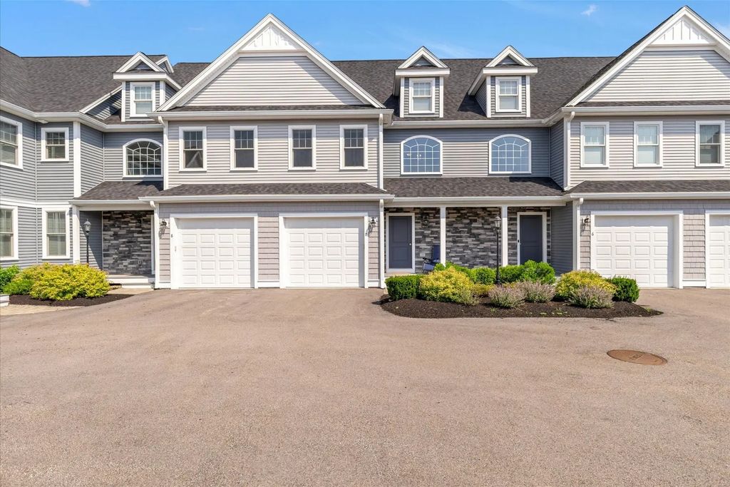 80 Lebaron Boulevard #7, Lakeville