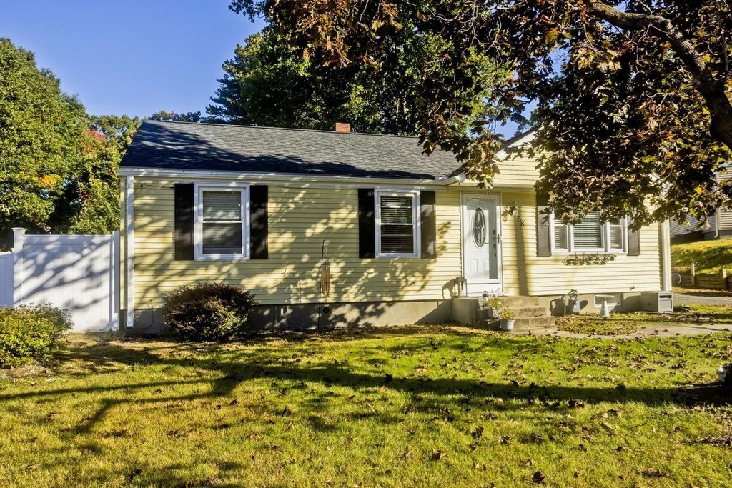 68 Gatewood Rd, Springfield