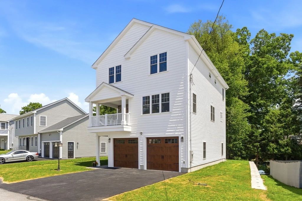 36 Colonial Rd., Webster
