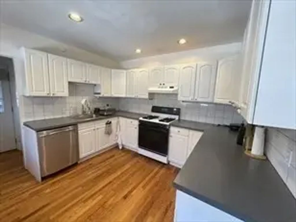 93 Lawton St. #1, Brookline