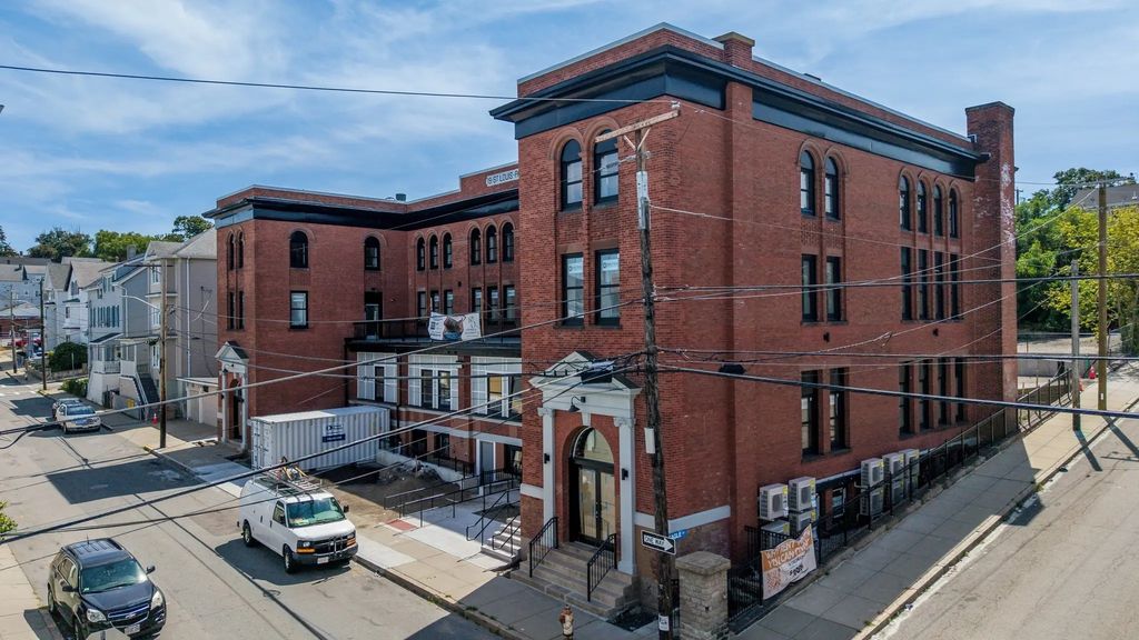 403 Division Street #12, Fall River
