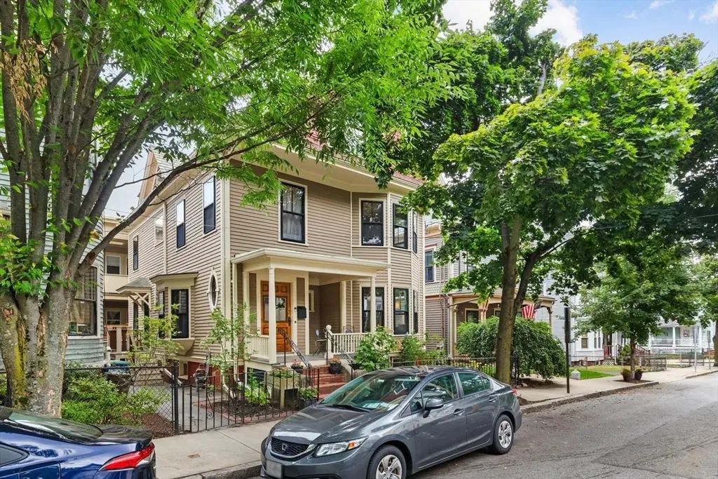 61 Preston Rd, Somerville