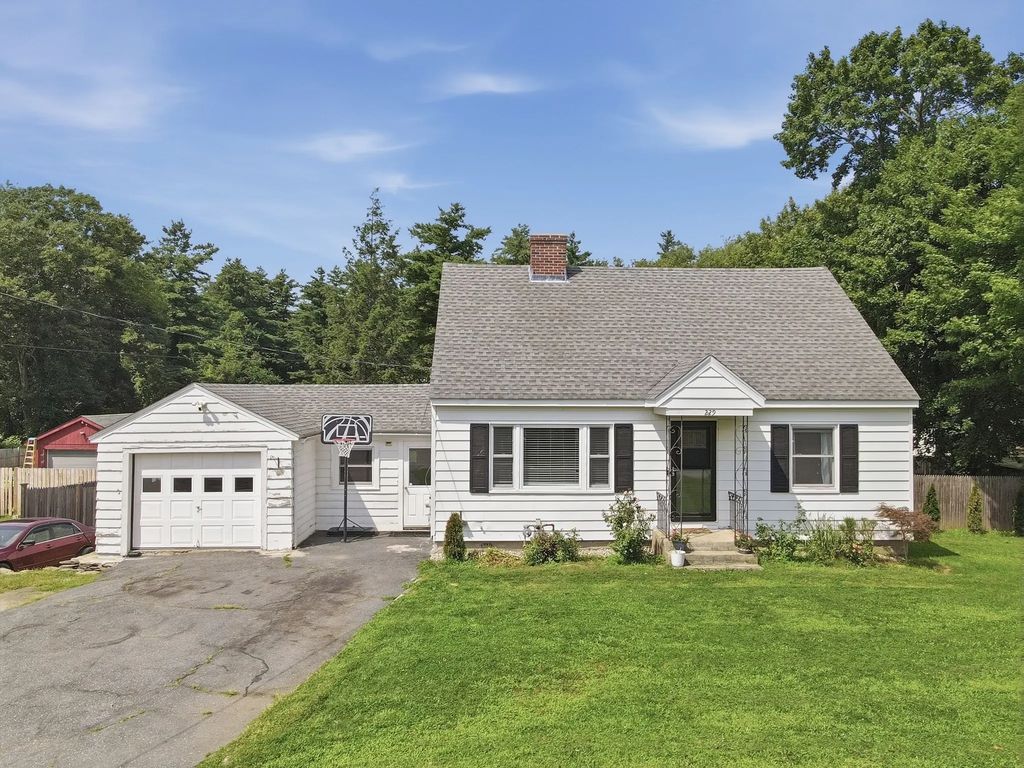 229 Whalom Rd, Lunenburg