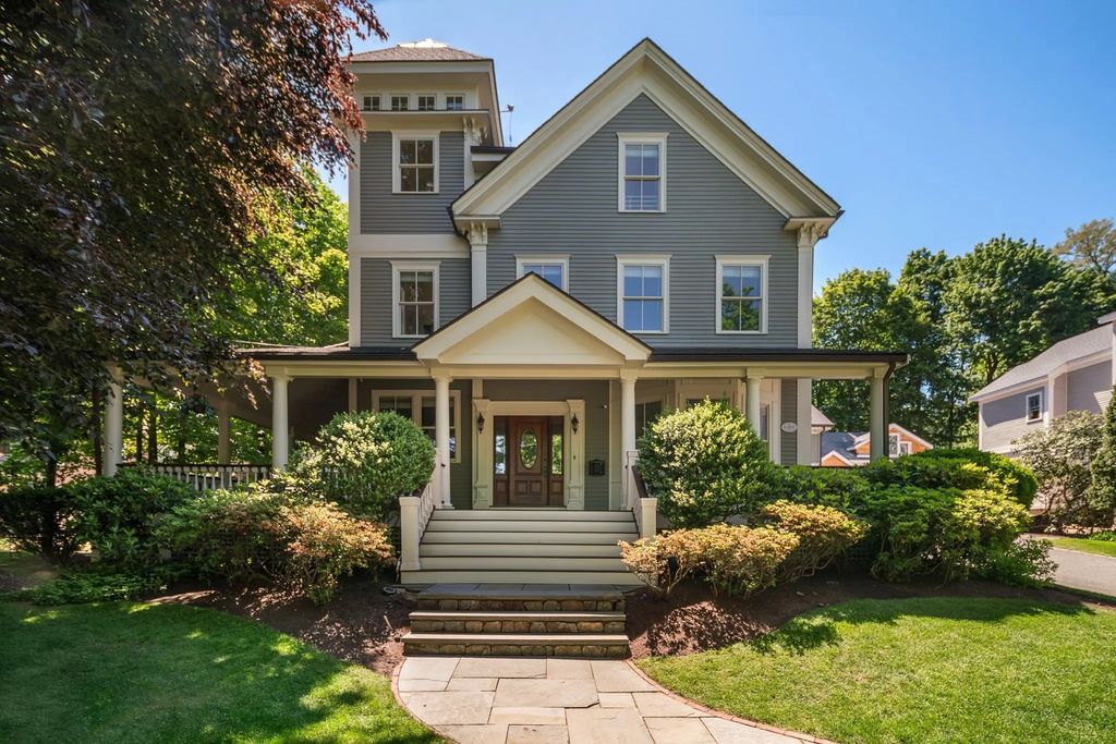 14 Winthrop St, Newton