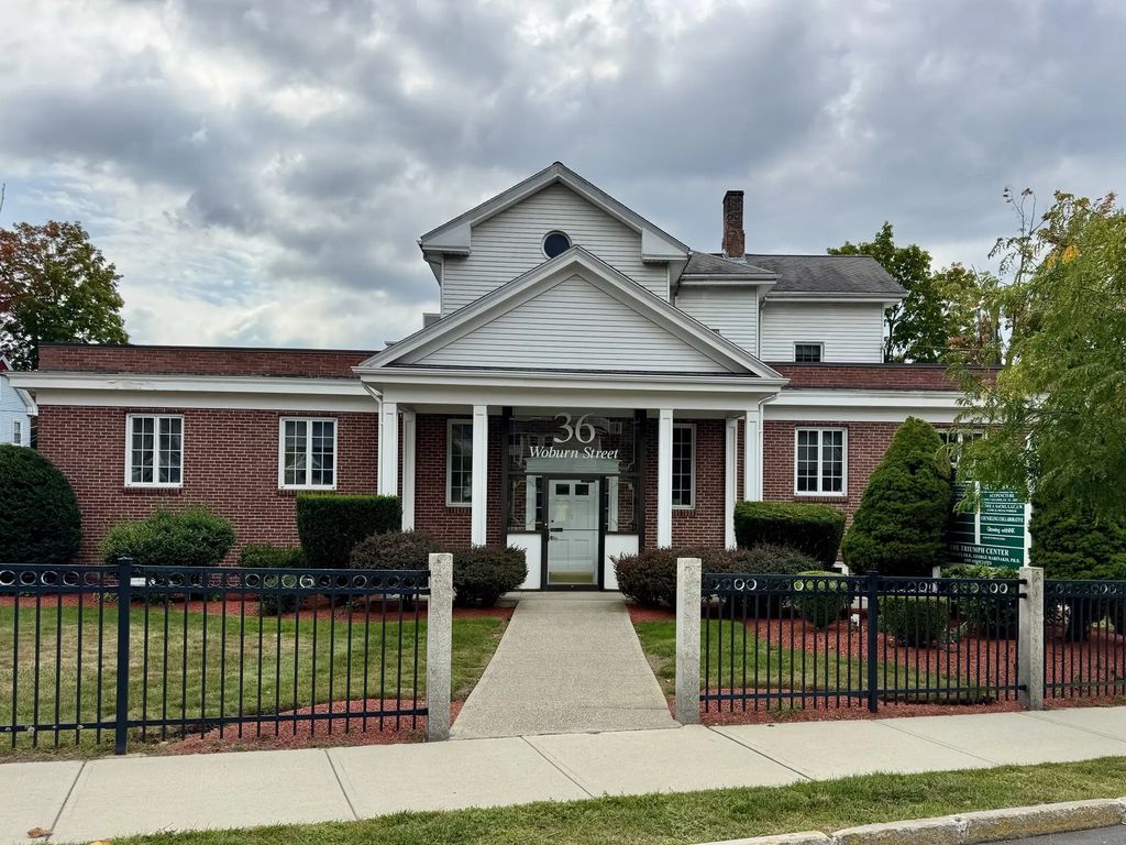 36 Woburn St #ll5, Reading