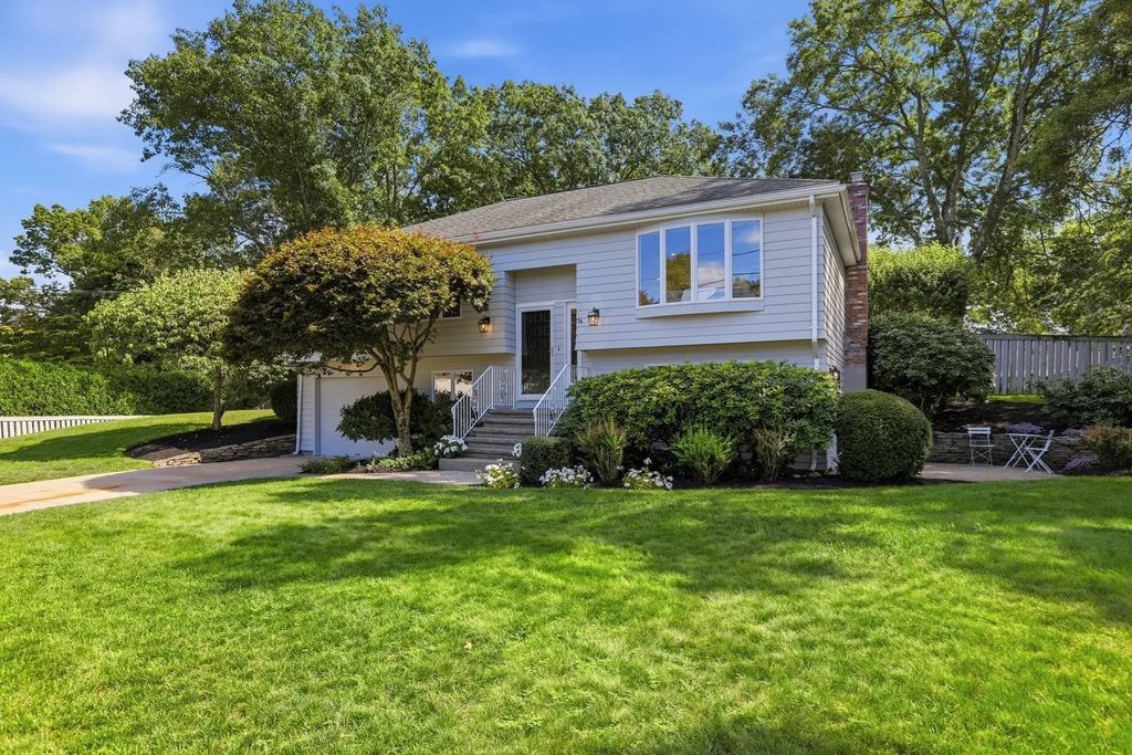 14 Eugene Road, Burlington
