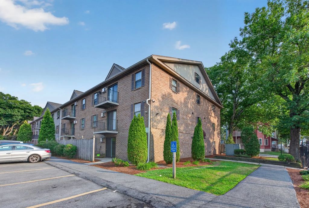 80 Stanton St #27, Worcester