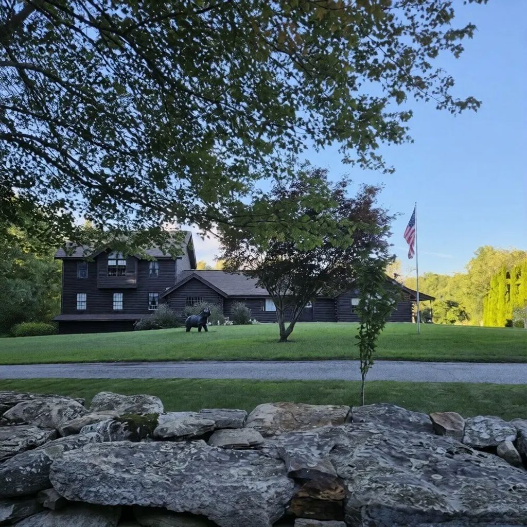 8 Hillsville Rd, North Brookfield