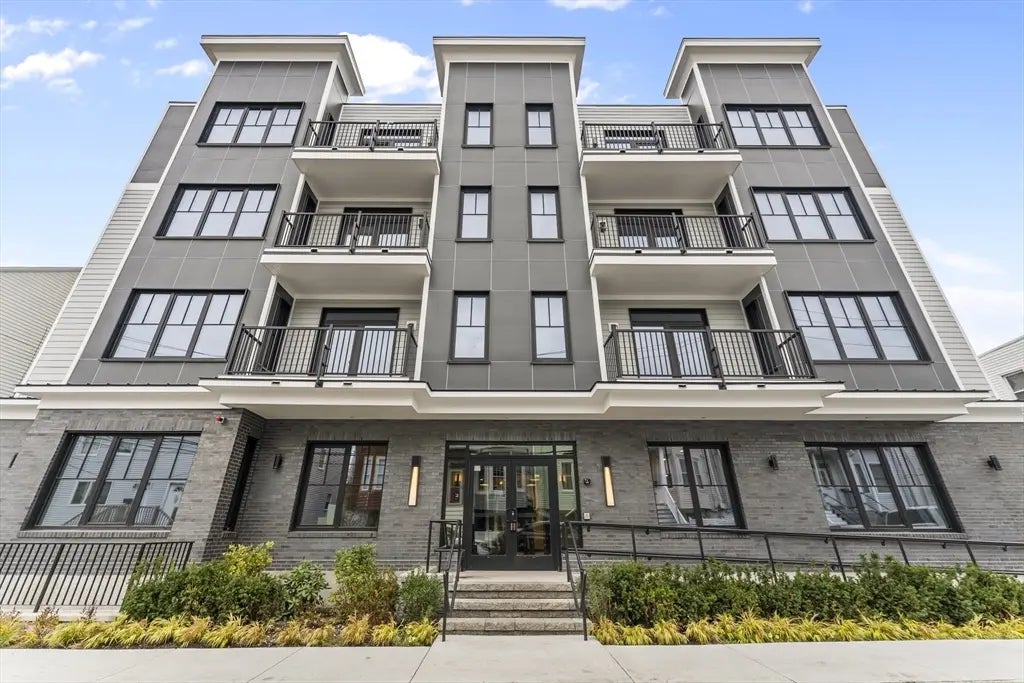 24-28 Mount Pleasant #101, Somerville