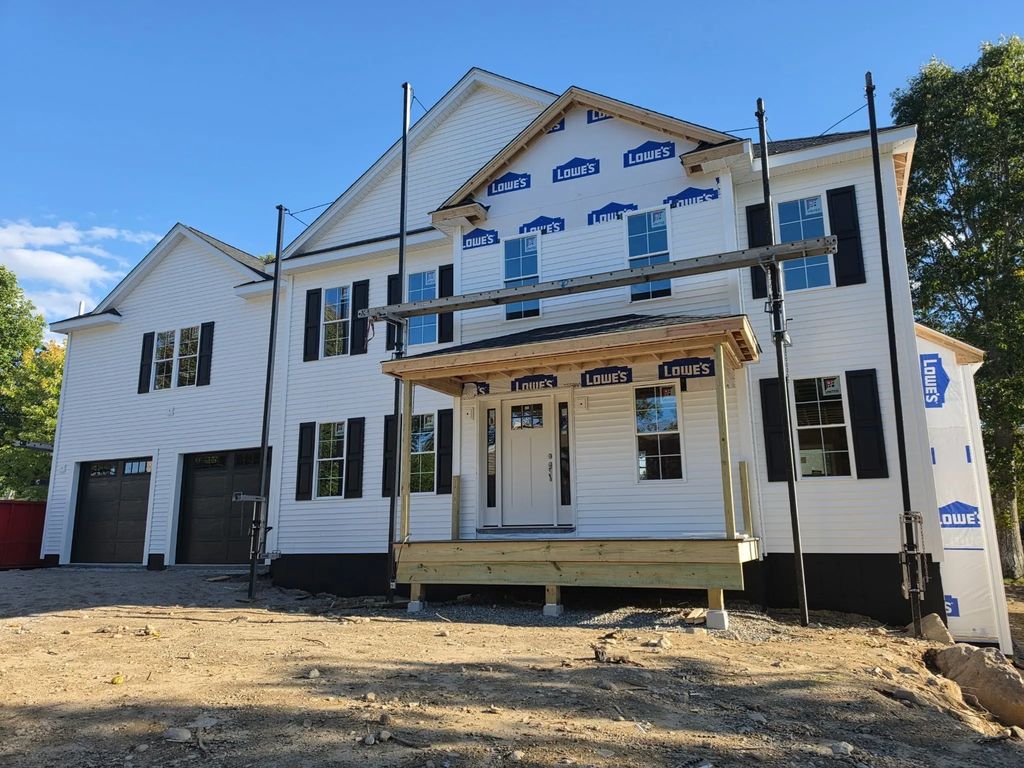 8 Morses Ln, Acushnet